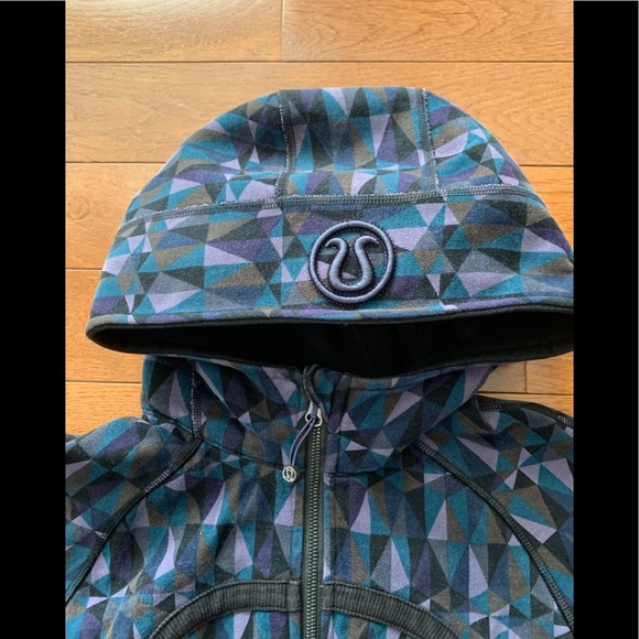 💕LULULEMON SCUBA HOODIE/JACKET-STAINED GLASS-8💕 - Picture 7 of 13